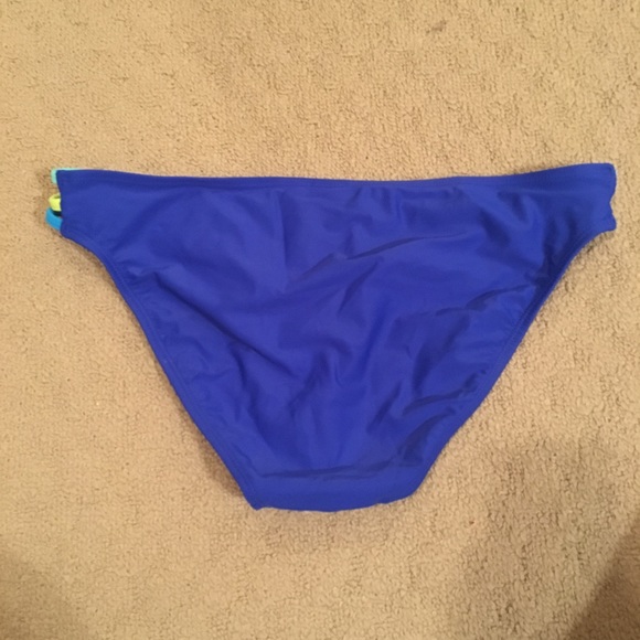 Bikini Bottoms - Picture 2 of 2